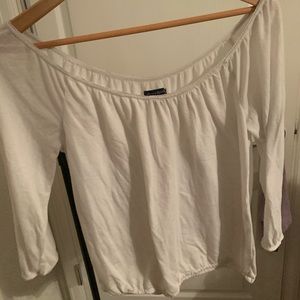 AMERICAN EAGLE OFF THE SHOULDER WHITE LONG SLEEVE